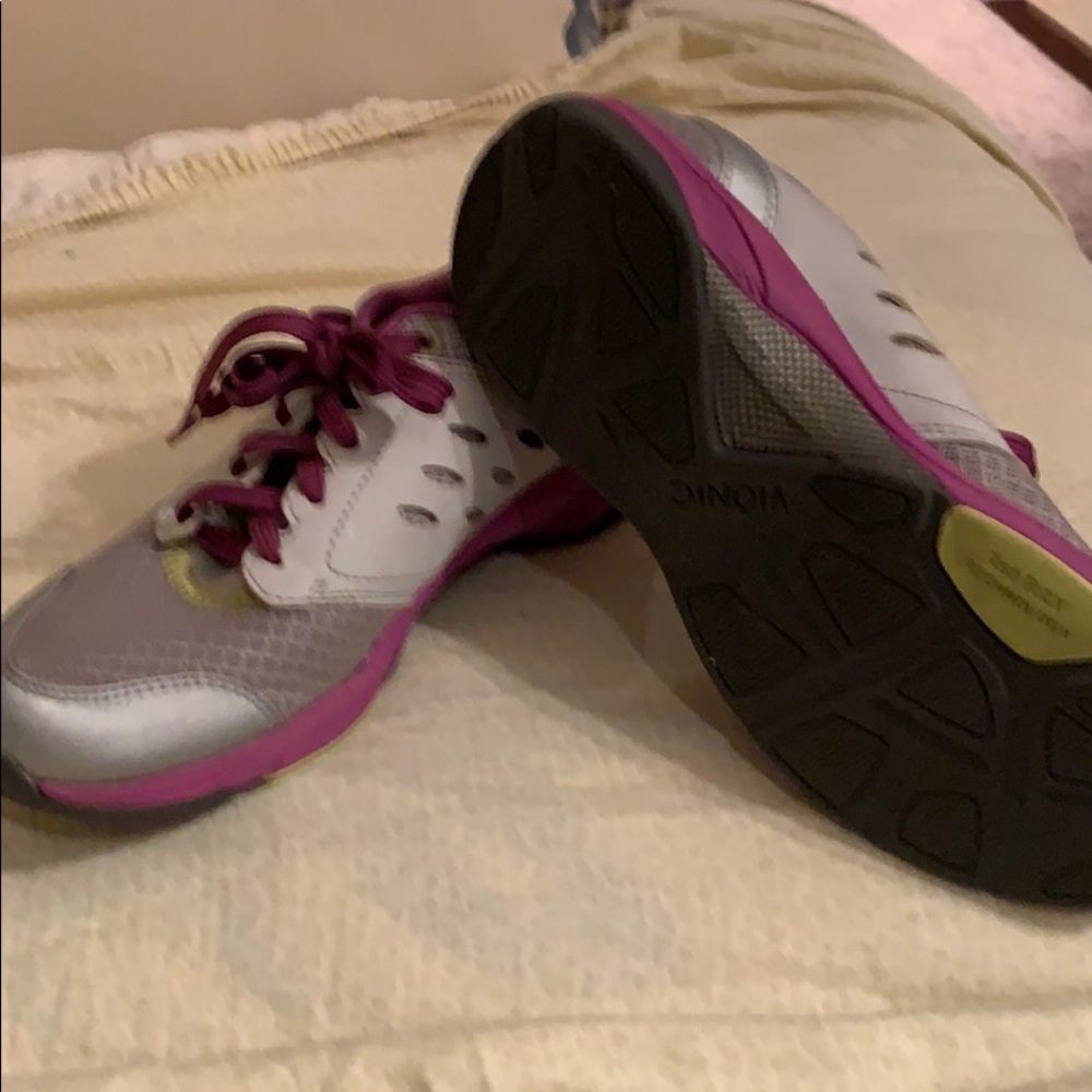 Vionic sneakers